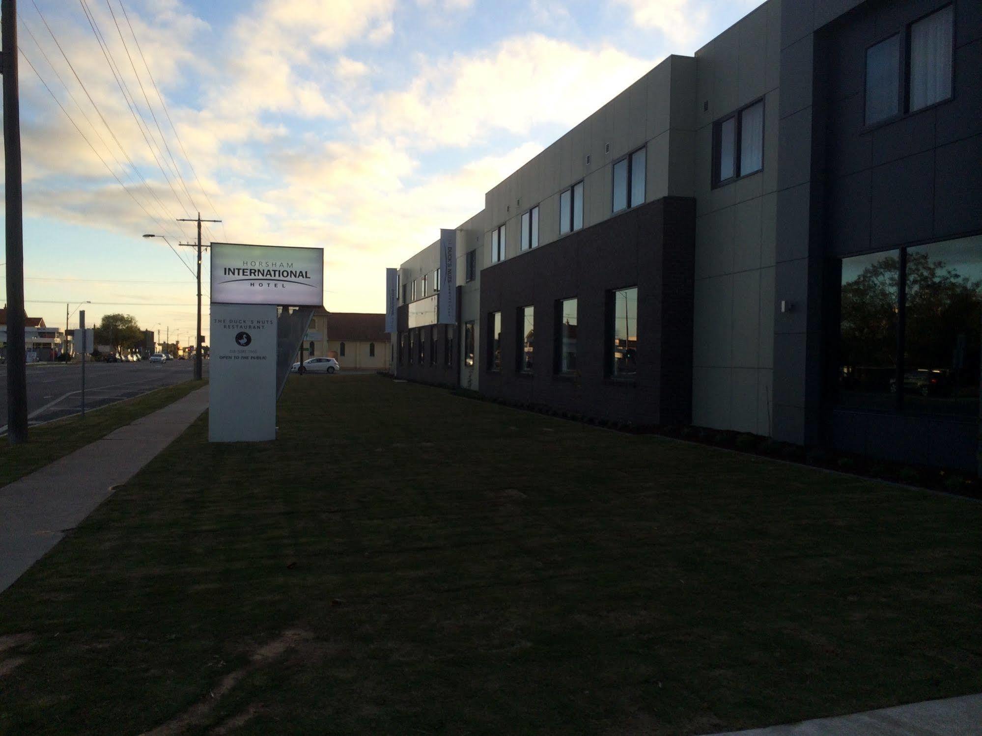 Horsham International Hotel Exterior foto